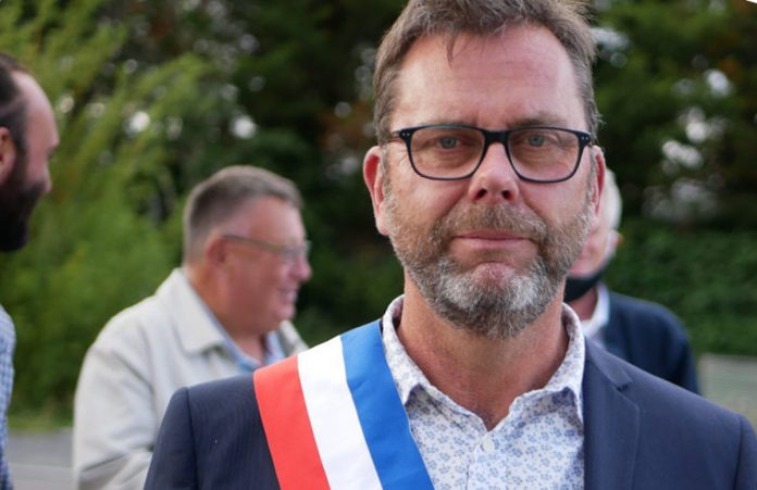 Le Maire De Rez Herv Neau Retrouv Mort Dans Les Locaux De La Mairie