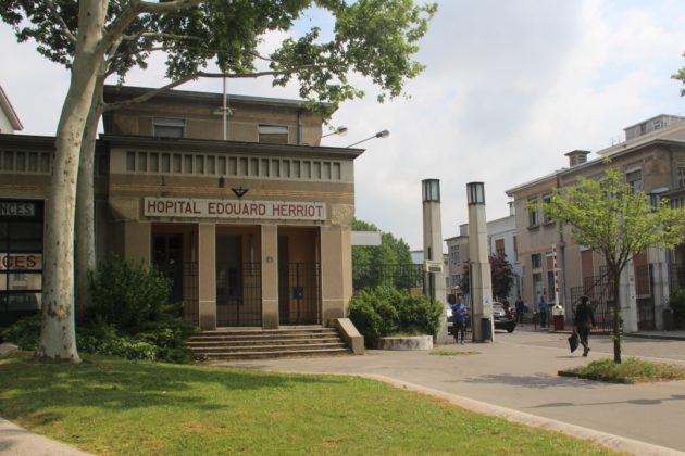 À L’hôpital Edouard‐Herriot, à Lyon : « On N’est Pas Des Héros, On Fait ...