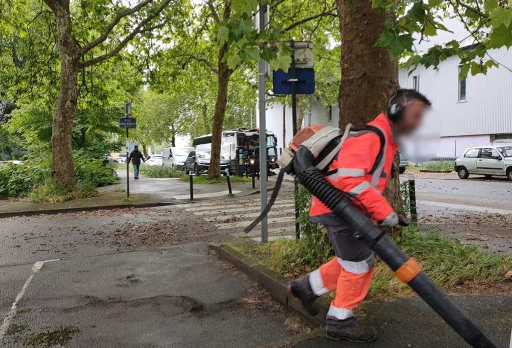 Limiter l’usage des souffleurs de feuilles