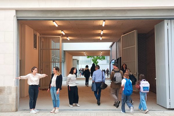 8h30 le lundi 2 septembre, l’heure de la première rentrée dans ce nouveau collège public du centre ville de Nantes. Photo Antony Torzec