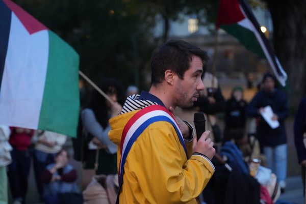 Le député LFI Andy Kerbrat le 14 octobre 2024 lors d’un rassemblement pro-palestinien à Nantes