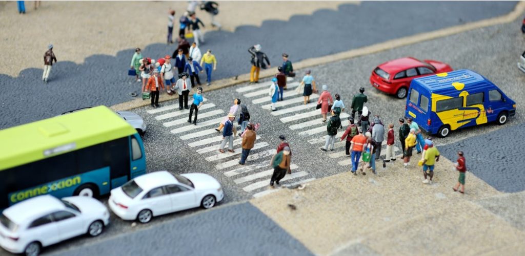 Réduire la place de la voiture en ville est‐il aussi impopulaire qu’on le pense ?