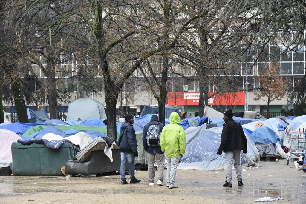 Centre pour mineurs isolés de Décines : « La maire essaie de criminaliser des enfants pour se dédouaner de ses obligations »