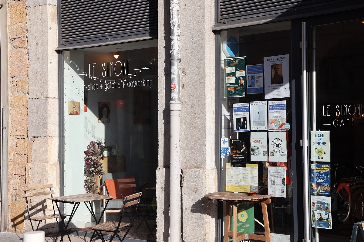 Extrême droite : à Lyon, la dérive du Simone, café et coworking catho 